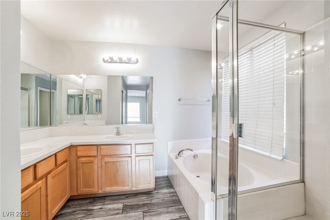 Photo - 4024 Benevolent Dr