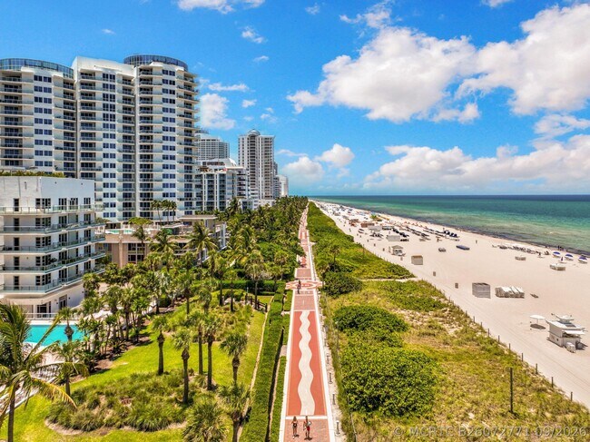 Building Photo - 3710 Collins Ave Unit N-304