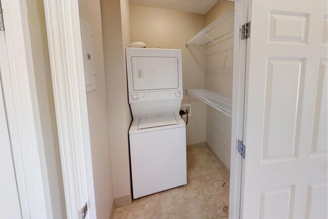 Photo - 9914-9101 101 Ave Unit 101