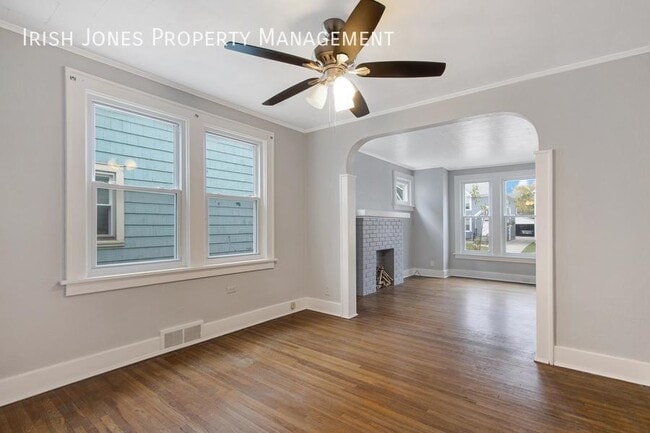 Photo - 233 St Lawrence Ave Unit Apt. 1