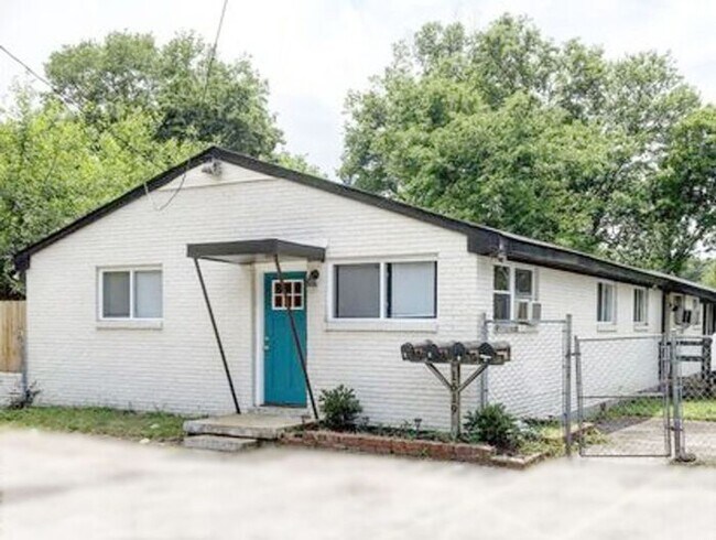 2 Bedroom Apartment in North Nashville - W... - 2 Bedroom Apartment in North Nashville - W...