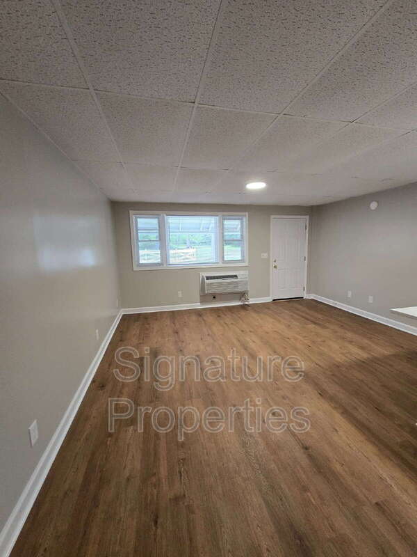 Photo - 773 Long Point Rd Unit 3