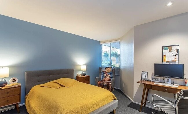 Photo - 8530 Holloway Dr