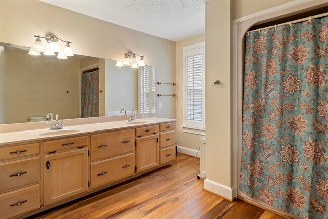 Photo - 2600 Charlie Thomas Rd