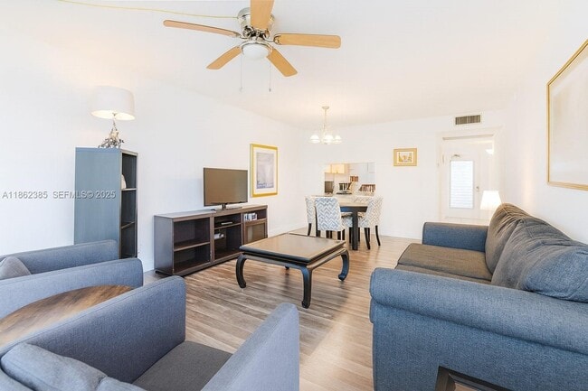 Building Photo - 9330 Lagoon Pl Unit 206