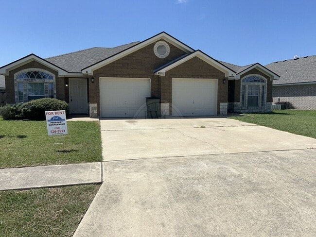 Building Photo - 2100 Schorn Dr Rental