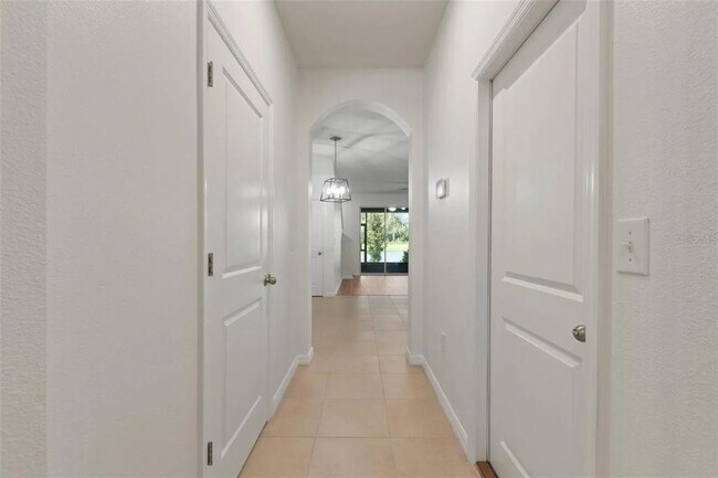 2879 Suncoast Blend Dr