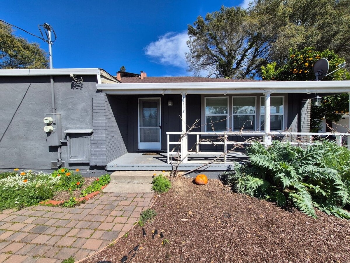 Photo - 951 Danebeck Ave