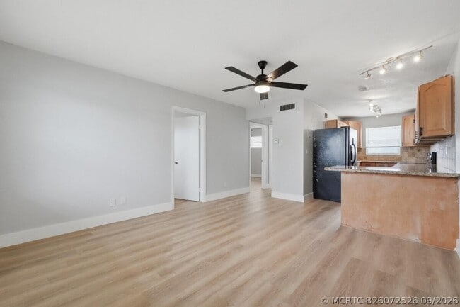 Building Photo - 6191 SW 37th St Unit 210