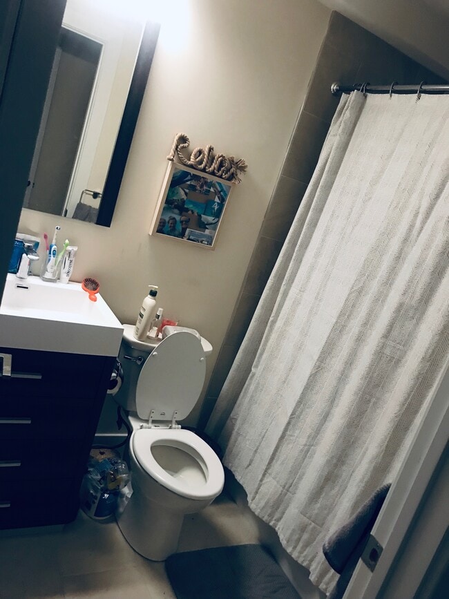 Photo - 2844 W Stiles St Unidad 2A