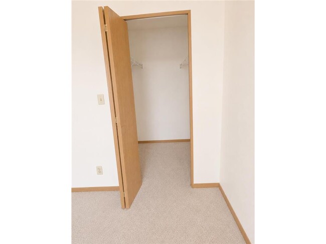 Photo - 910 Hengen St Unit 402