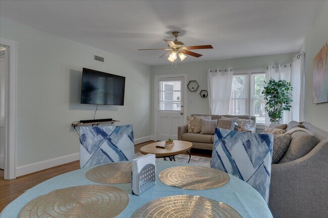 Photo - 1001 Watts St Unidad ID1391824P