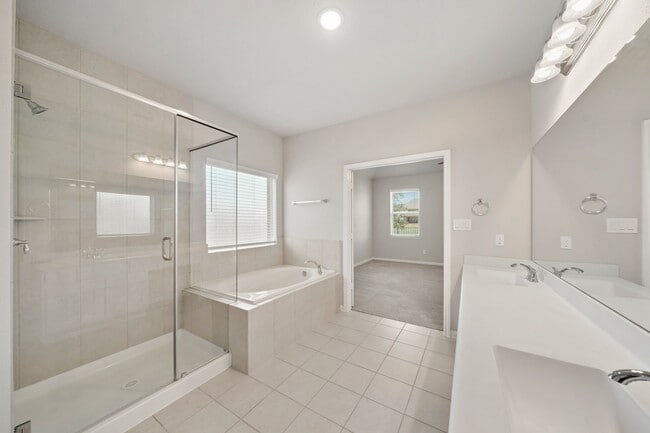 Building Photo - 6010 Kolle Dr