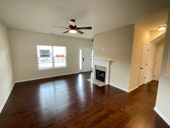 Photo - White House townhome- lawn care included, 1 car garage!