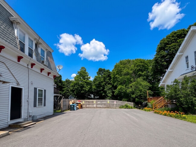 560 Broad St Unit 1