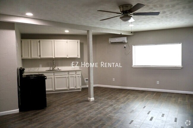 Building Photo - LOOK & LEASE, RECEIVE 2 WEEKS FREE! Unit 3 Rental