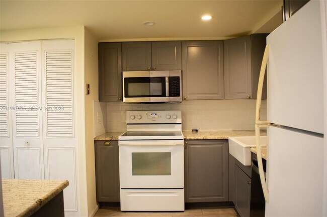 Photo - 260 NW 76th Ave Unit 406