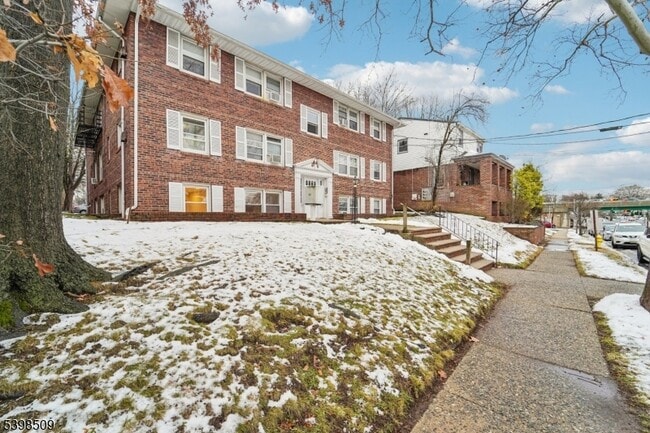 Photo - 357 Franklin St