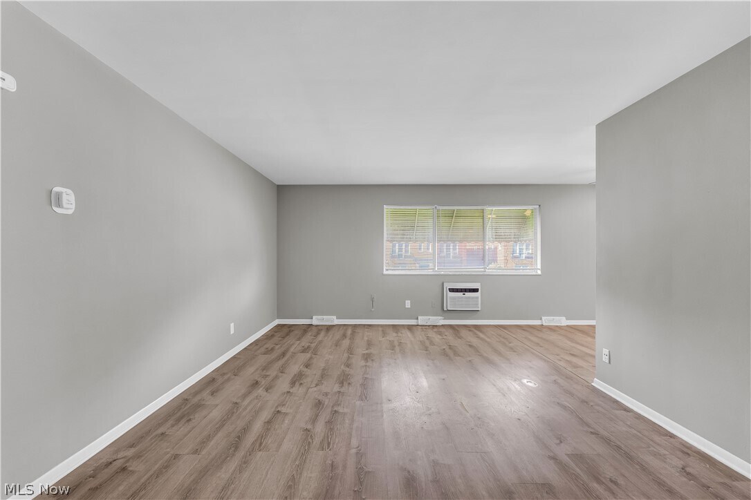 Photo - 2537 Noble Rd Unit 201