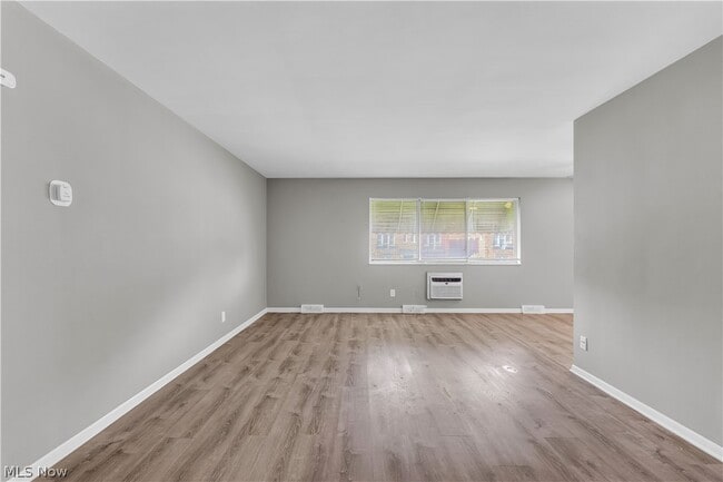 Photo - 2537 Noble Rd Unit 201