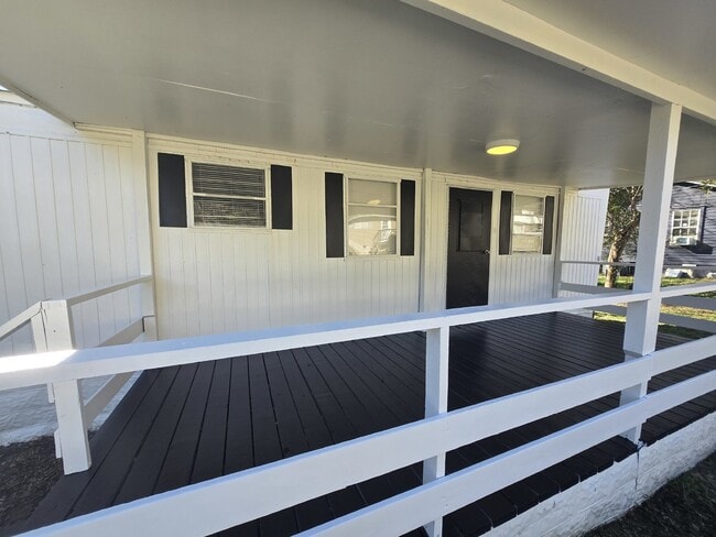 Photo - Affordable 1 Bedroom - Utilities Included Unit B