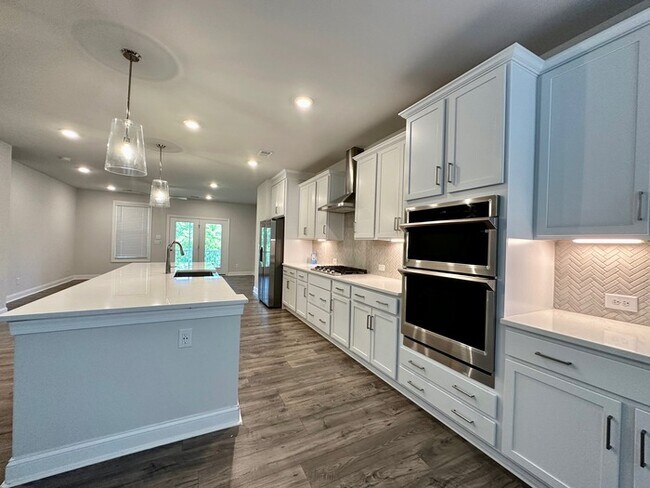 Photo - Beautiful Townhome with 3 bedrooms, three ...