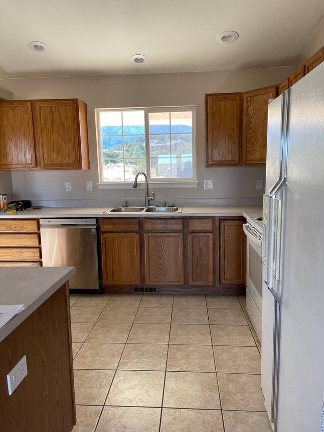 Photo - 66 Wild Rose Dr