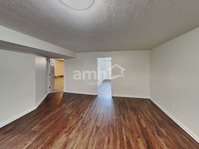 Photo - 337 Karst Cir