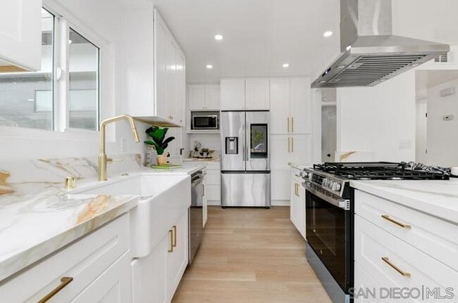 Photo - 210 Rosebay Dr