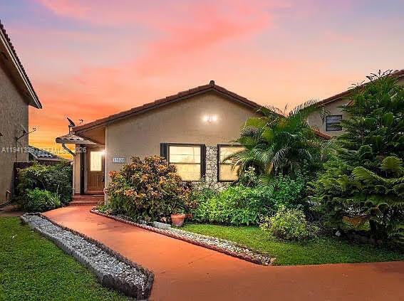 Building Photo - 13528 SW 9th Ln