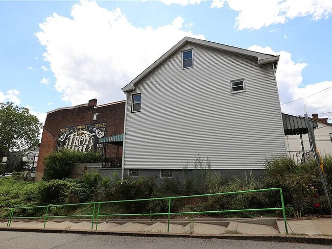 Photo - 1845 Ley St