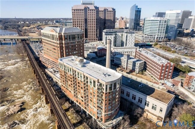 Photo - 301 Virginia St