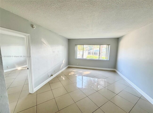 Photo - 251 SE 6th Ave Unit 3