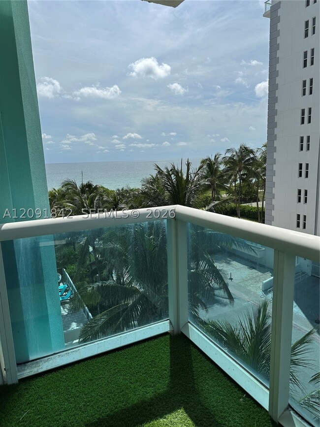 9201 Collins Ave Unit 524