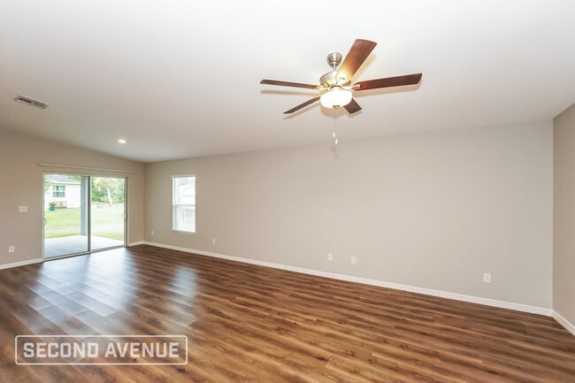 Photo - 5233 Farmington Ave