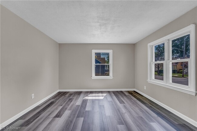 Photo - 13702 Wainstead Ave
