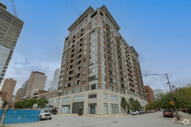 Building Photo - 849 N Franklin St Unit 1409 Rental