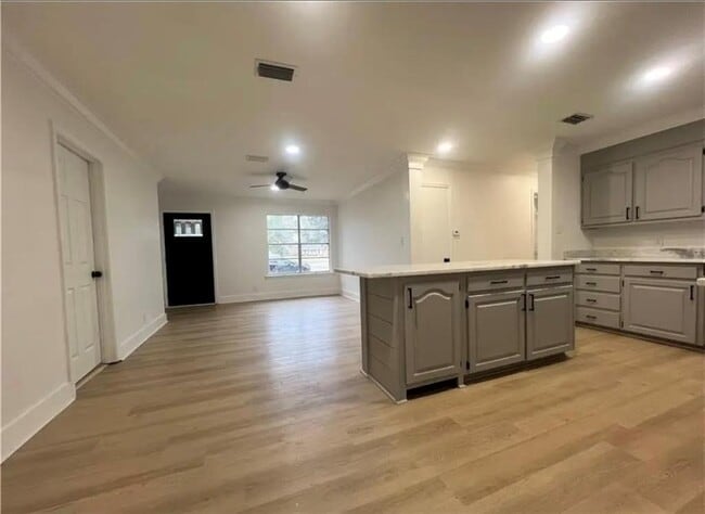 Photo - 1459 Cambridge Ct