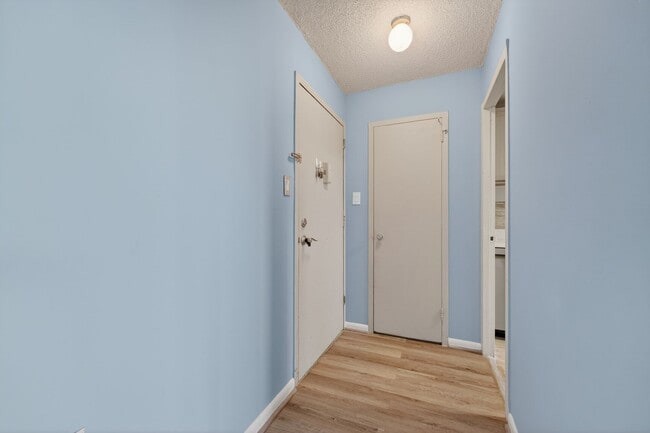 Photo - 2500 N Van Dorn St