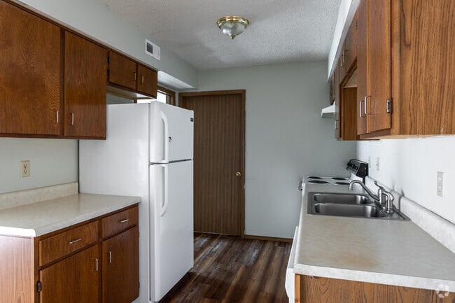 1BR, 1BA - 600SF