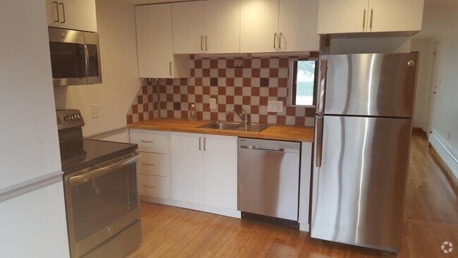 Building Photo - 1800 Columbia Rd Unit 2 Rental