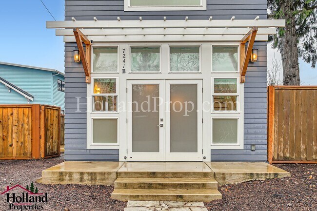 Photo - 7241 SE Tolman St Unidad B