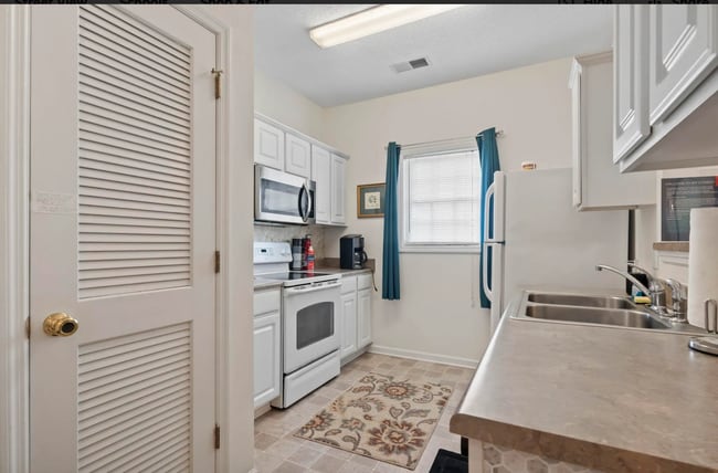 Photo - 2090 Cross Gate Blvd Unit 20