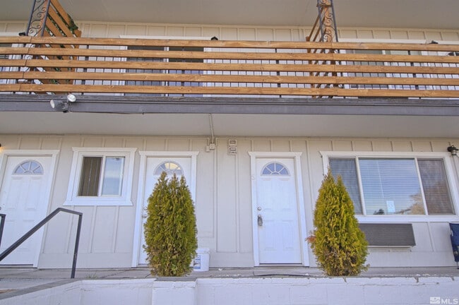 Building Photo - 1953 Wedekind Rd Unit #5