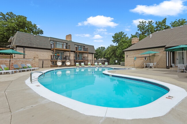 Sun Soaked Pool Deck - Thousand Oaks