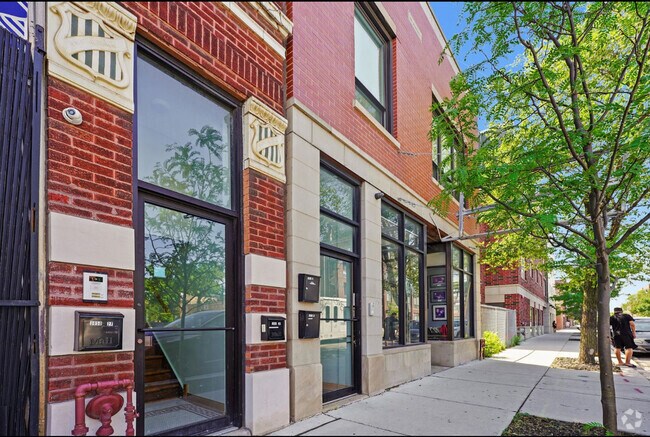 Building Photo - 3050 N Milwaukee Ave Unit 2F Rental