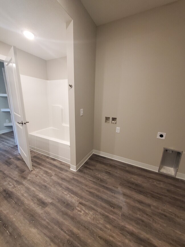 Laundry_Full Bath - Gustin Flats