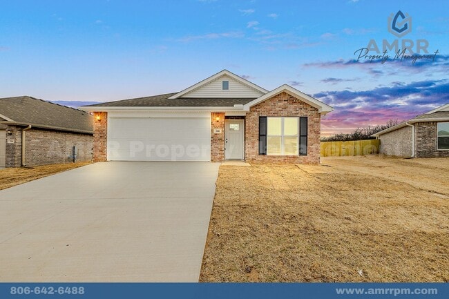 Building Photo - 208 SW Vicki St