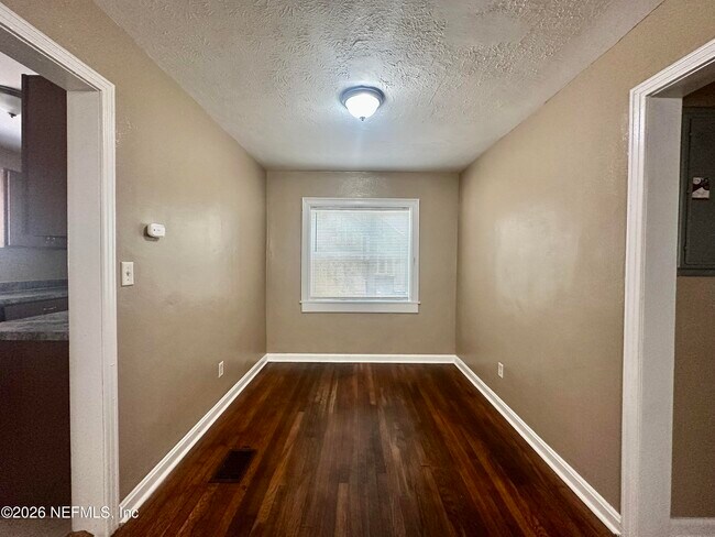 3533 Post St