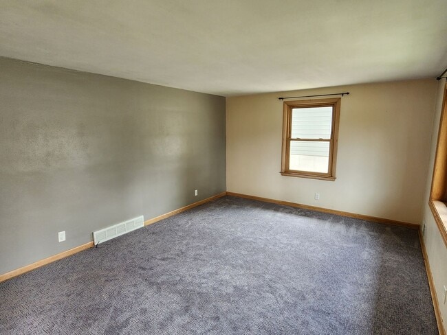 Photo - 4021 Harding Rd